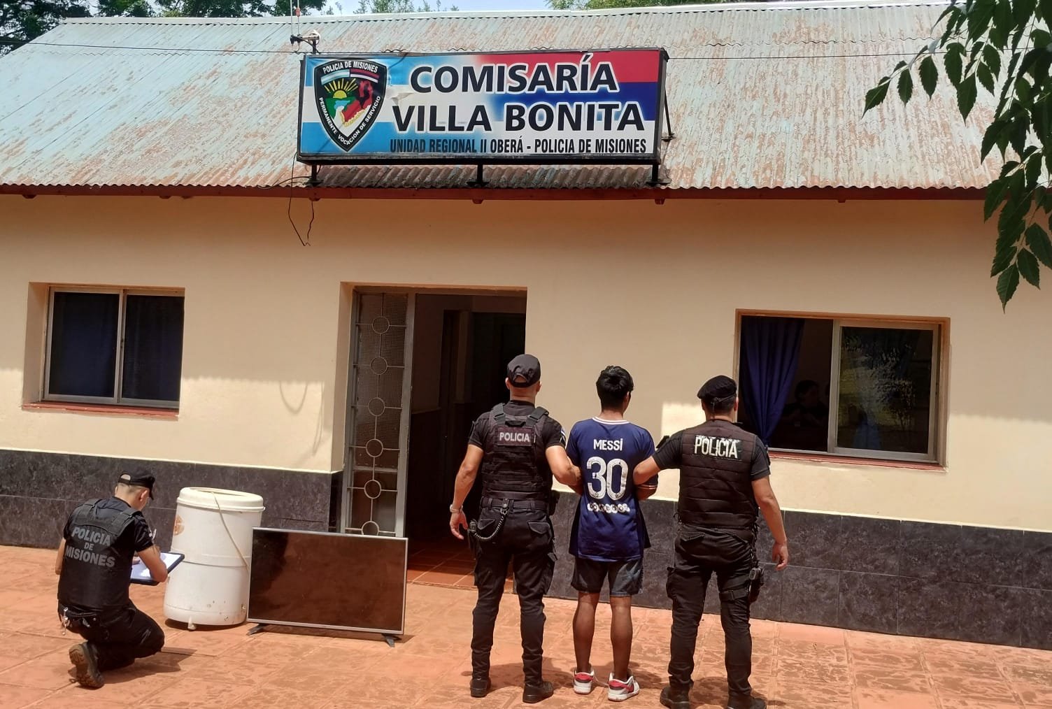 Villa Bonita: detuvieron a joven buscado por Robo y recuperaron varios elementos imagen-5