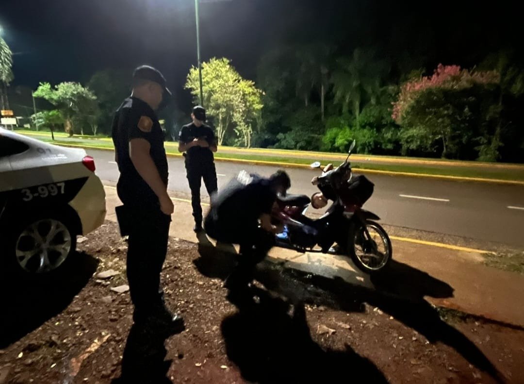 En un rápido accionar, efectivos de la Seccional Tercera recuperaron una motocicleta robada imagen-6