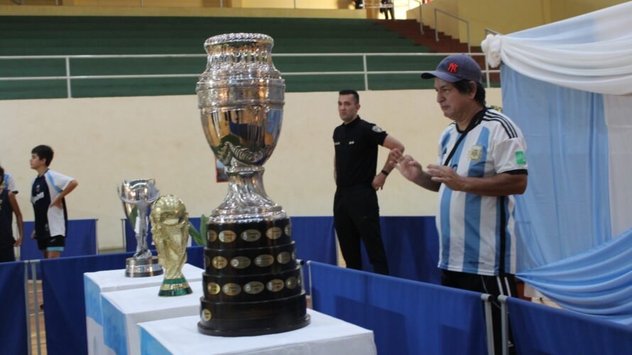 Oberá vivió una fiesta con las copas de la scaloneta imagen-20