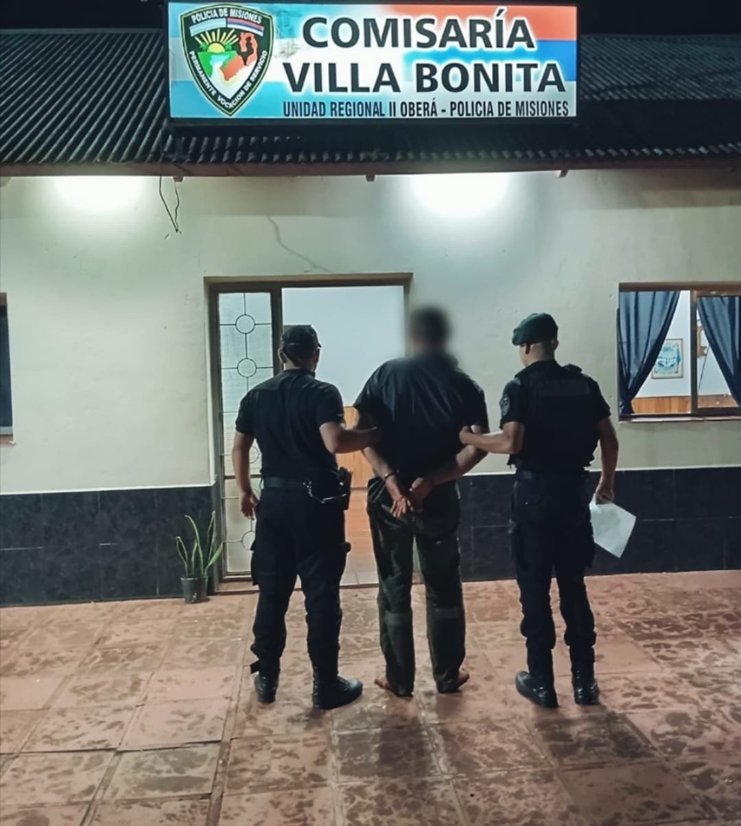 Tres masculinos alcoholizados fueron detenidos por causar disturbios en la vía pública imagen-6