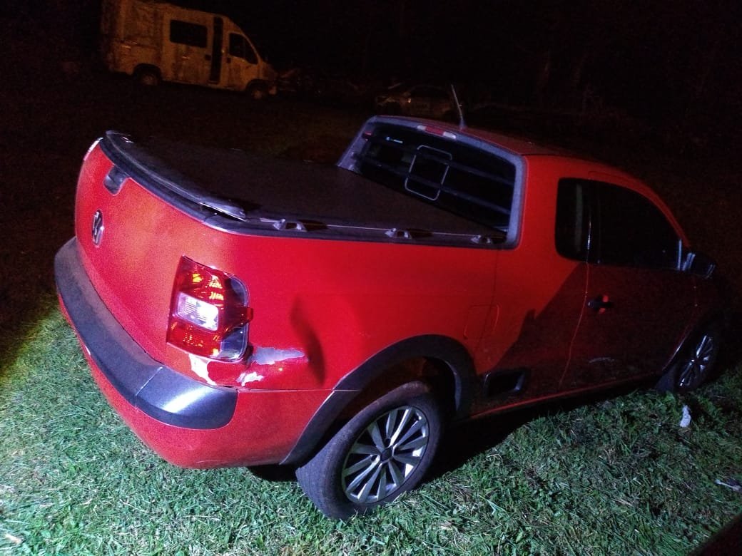 Un joven chocó con su motocicleta y accidentalmente habría sufrido un disparo de arma de fuego en el abdomen imagen-6