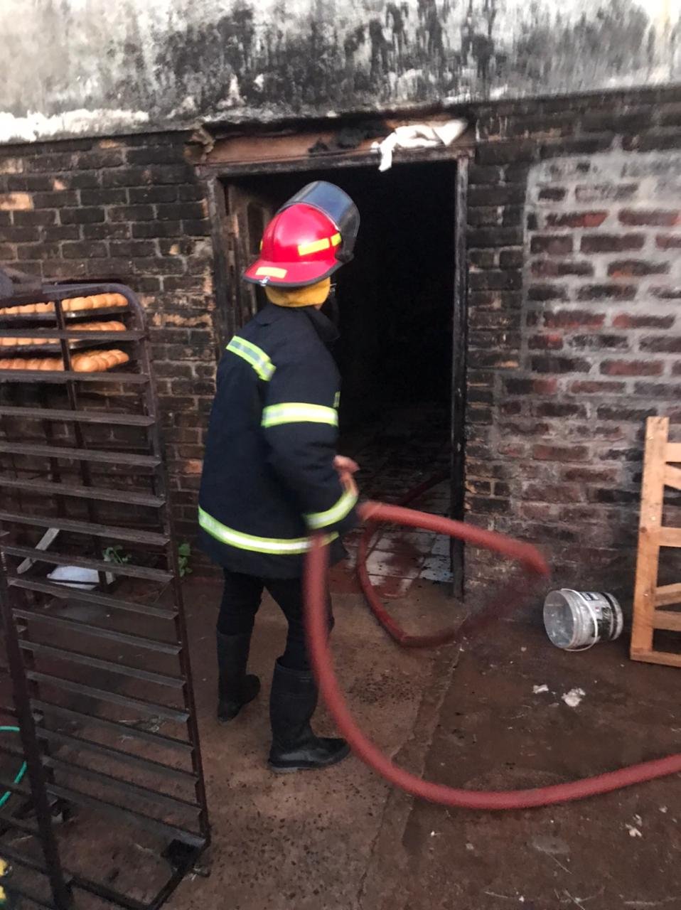 Principio de incendio en una Panadería obereña fue sofocado por los Bomberos, no hubo lesionados imagen-10