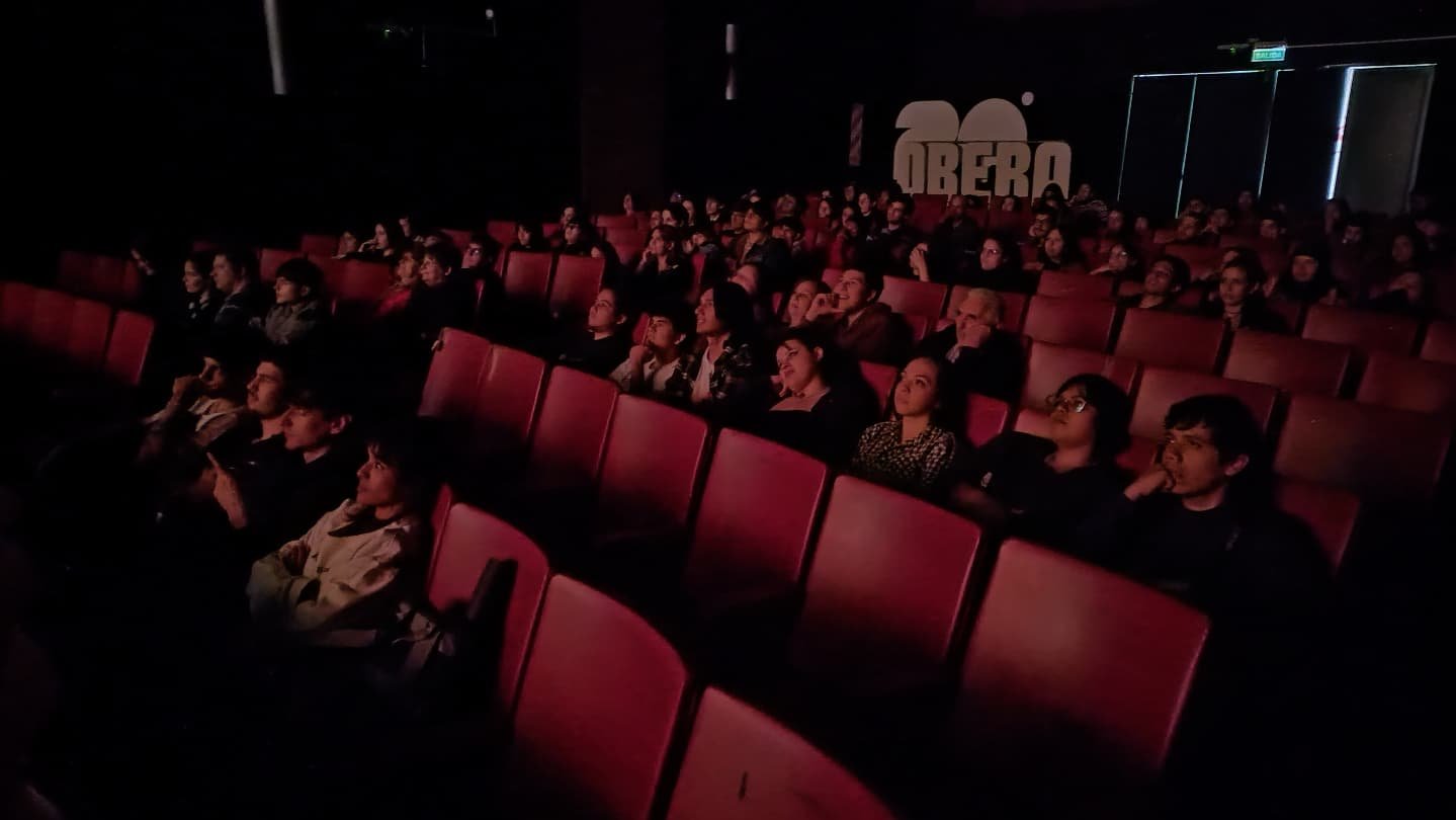 Gran convocatoria en el inicio del Cine Club Invasión con la proyección de Esperando la carroza imagen-10