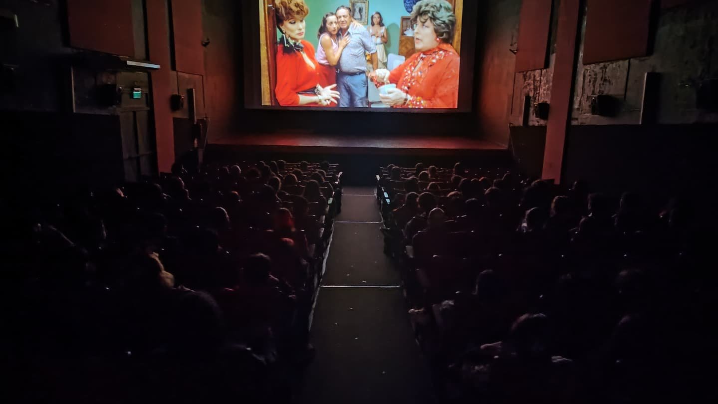 Gran convocatoria en el inicio del Cine Club Invasión con la proyección de Esperando la carroza imagen-16