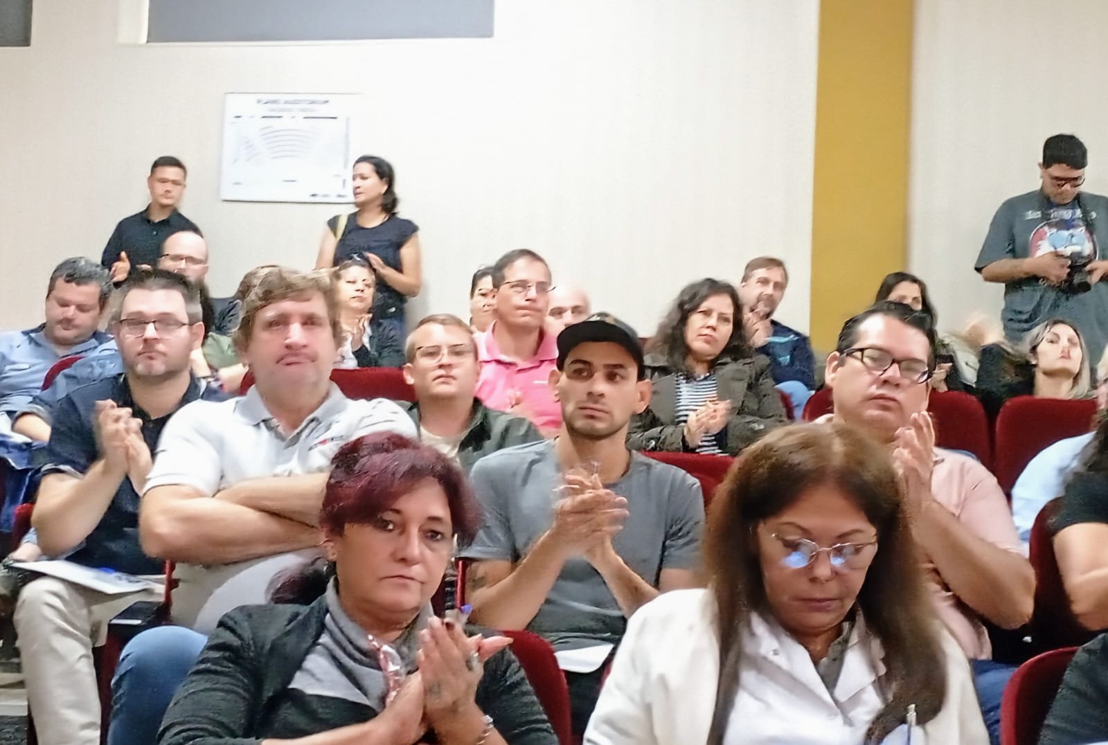 Se presentó el Manual de Buenas Prácticas de Cría y Recría de Ganado Bovino en la Jornada Provincial de Salud y Seguridad en el Mundo del Trabajo en O... imagen-19