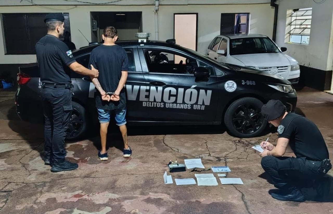 Delincuente fue capturado por una patrulla Policial en pleno robo dentro de un auto en Oberá imagen-6