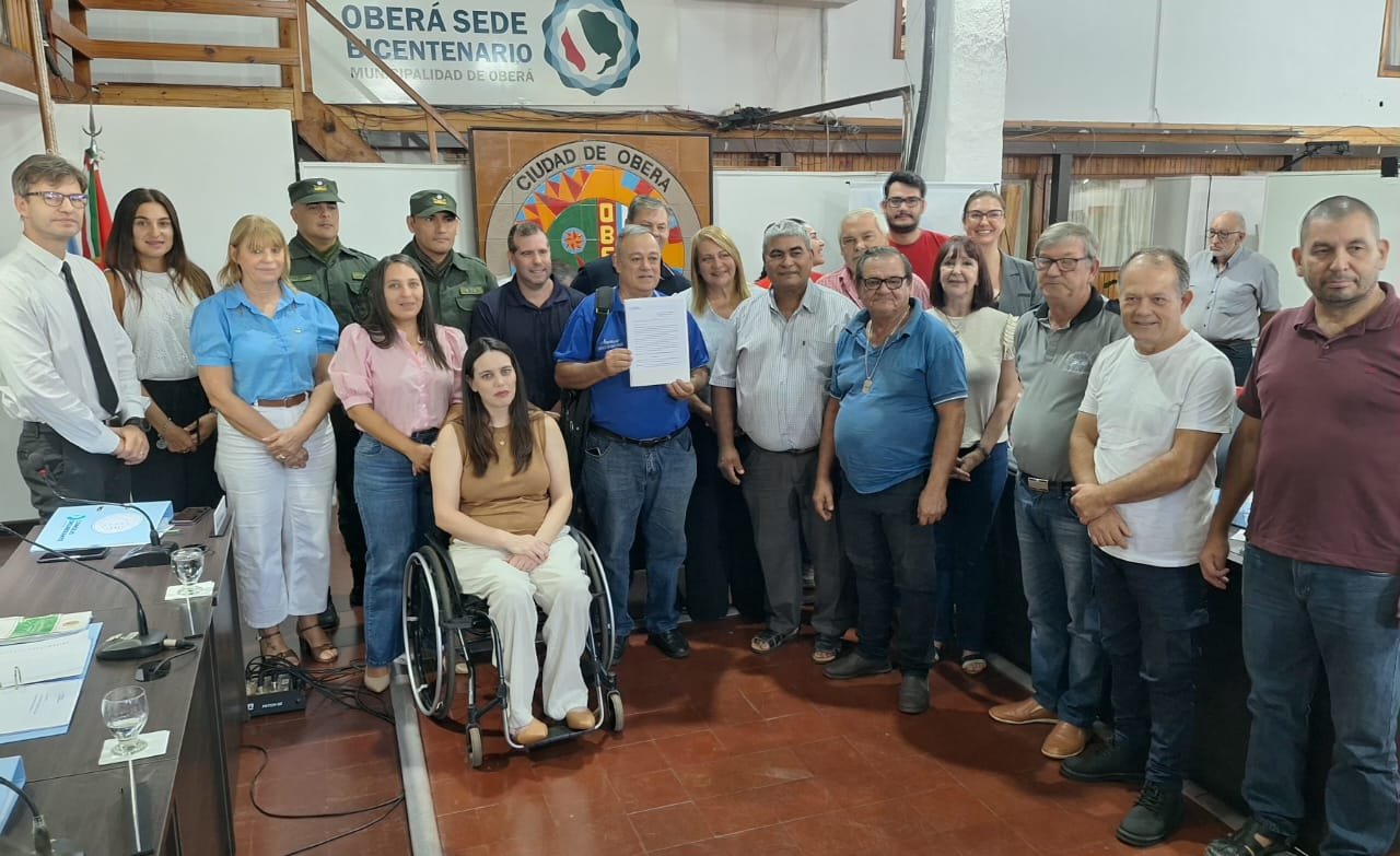 Amplio respaldo institucional al reconocimiento de héroes de Malvinas en Oberá imagen-8