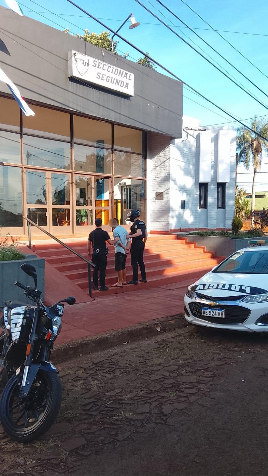 “Porteño” le vació el tendedero a vecinas de Oberá, pero terminó detenido con la ropa robada imagen-5