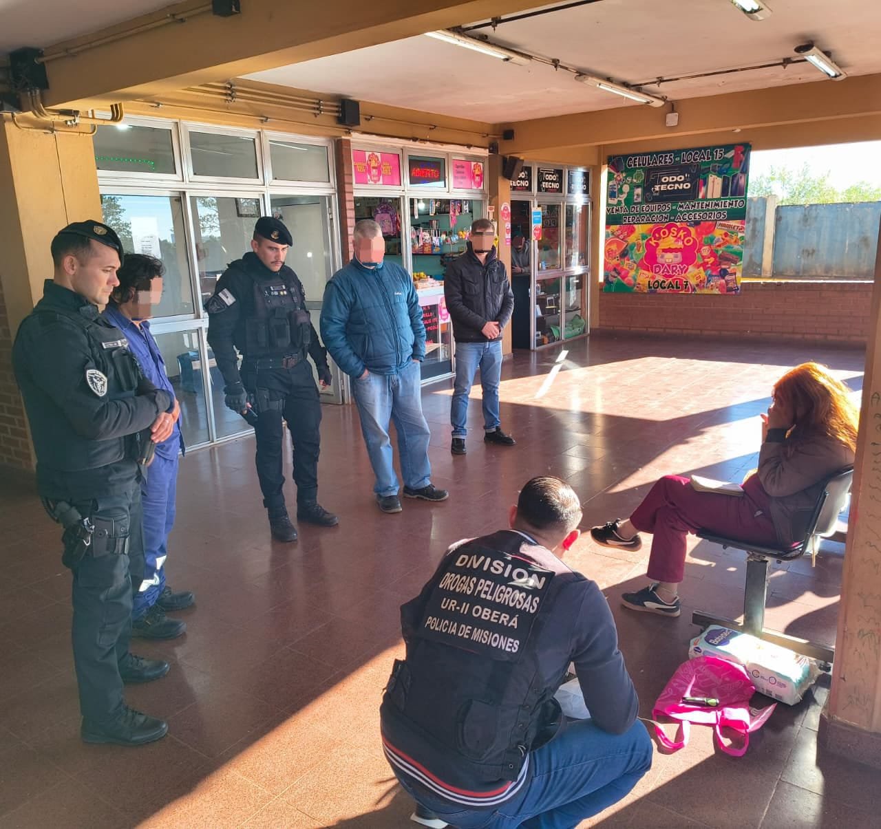 La Policía intervino en una pelea en la terminal y terminó demorando a una dealer con marihuana valuada en más de $1,3 millones imagen-9