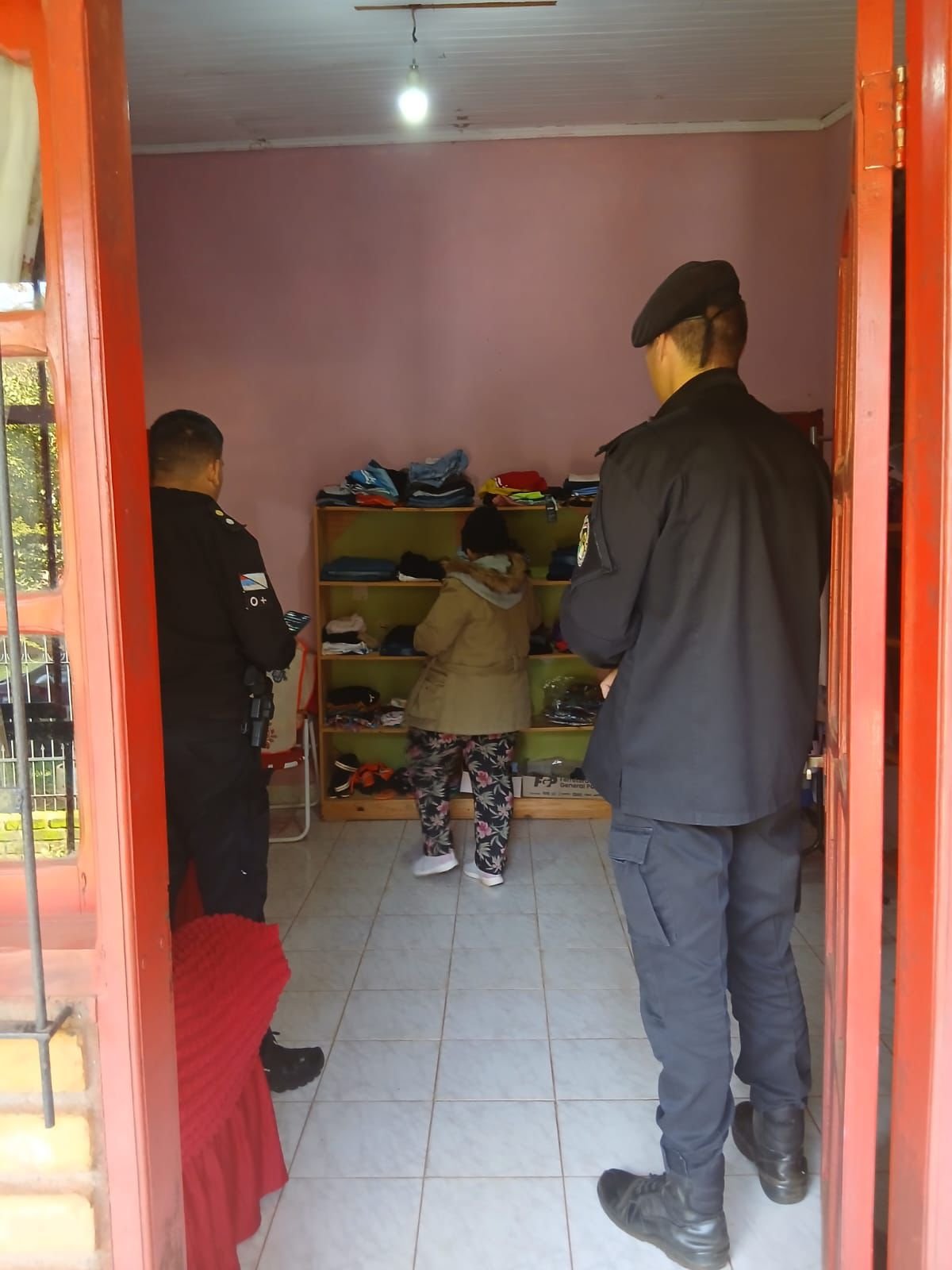 La rápida investigación policial permitió recuperar elementos robados de un comercio en Oberá 7 La rápida investigación policial permitió recuperar elementos robados de un comercio en Oberá imagen-6