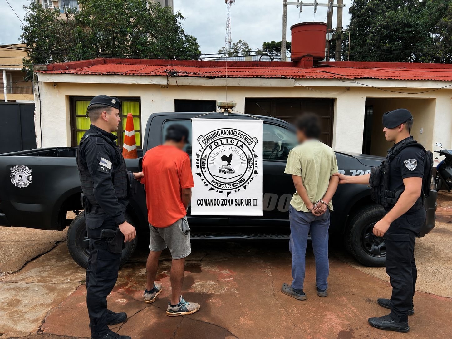 Cámaras de seguridad los filmaron robando repuestos en un taller, la policía los identificó y los detuvo 7 Cámaras de seguridad los filmaron robando repuestos en un taller, la policía los identificó y los detuvo imagen-6