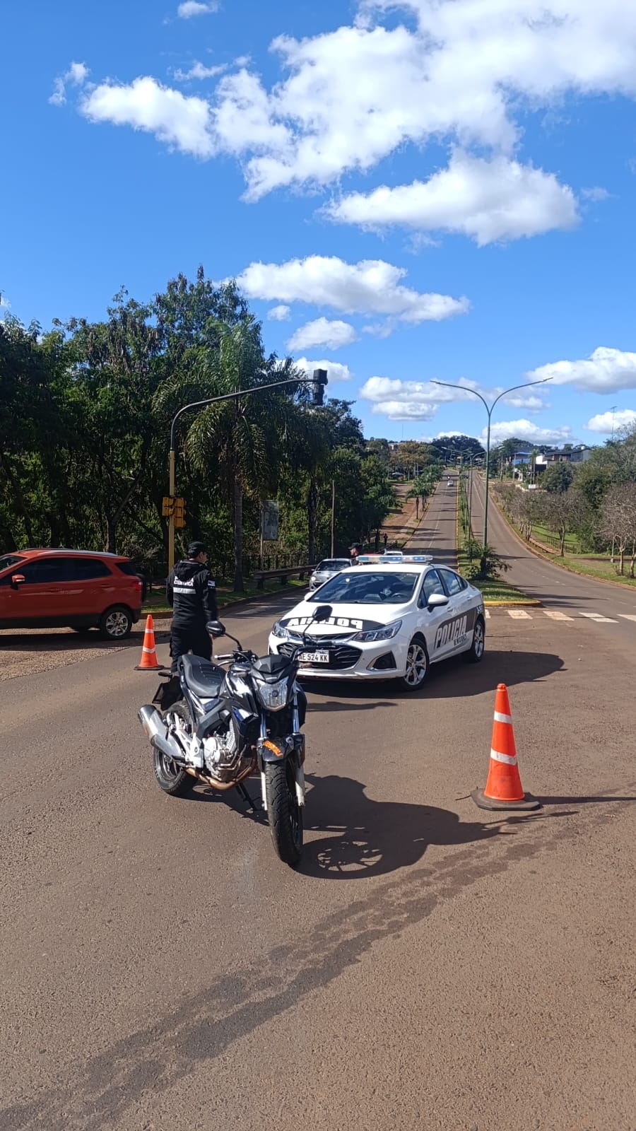 Un motociclista sufrió lesiones tras chocar con otra moto en Oberá 6 Un motociclista sufrió lesiones tras chocar con otra moto en Oberá imagen-5
