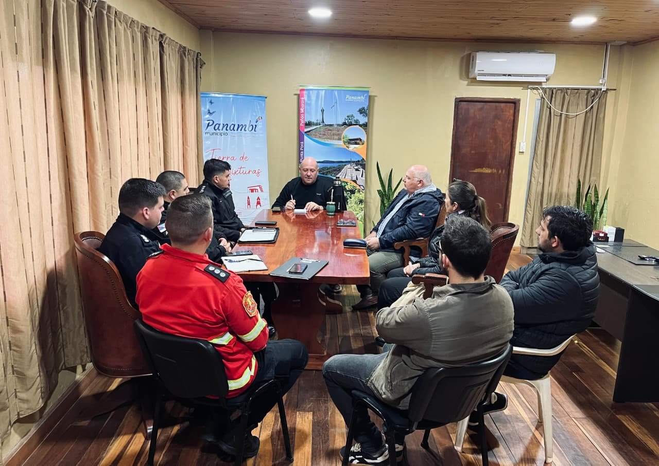 La Policía de Misiones fortalece el plan de emergencia ante la crecida del río Uruguay y el posible impacto de El Niño 7 La Policía de Misiones fortalece el plan de emergencia ante la crecida del río Uruguay y el posible impacto de El Niño imagen-6